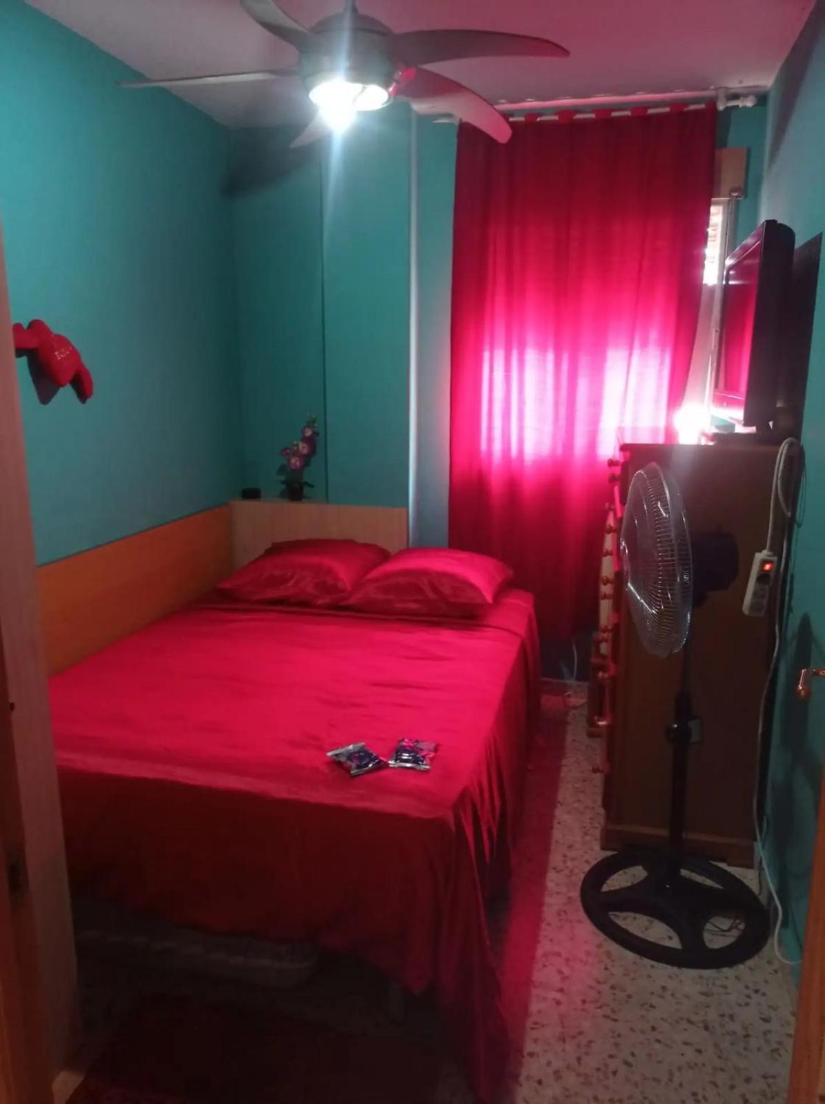Homestay Estupenda Cama Grande, Recinto Ferial Malaga